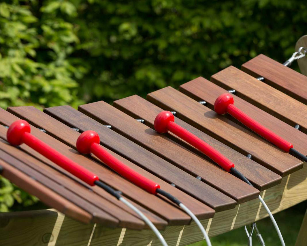 bekijk de akadinda marimba xylofoon voor buiten bij percussion play nederland